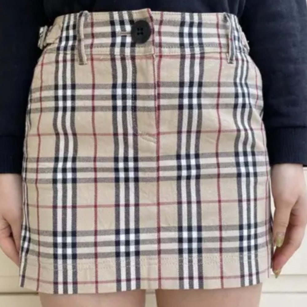 Burberry mini skirt